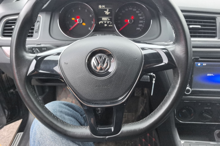 大众 朗逸 2015款 1.6L 手动舒适版中控内饰13