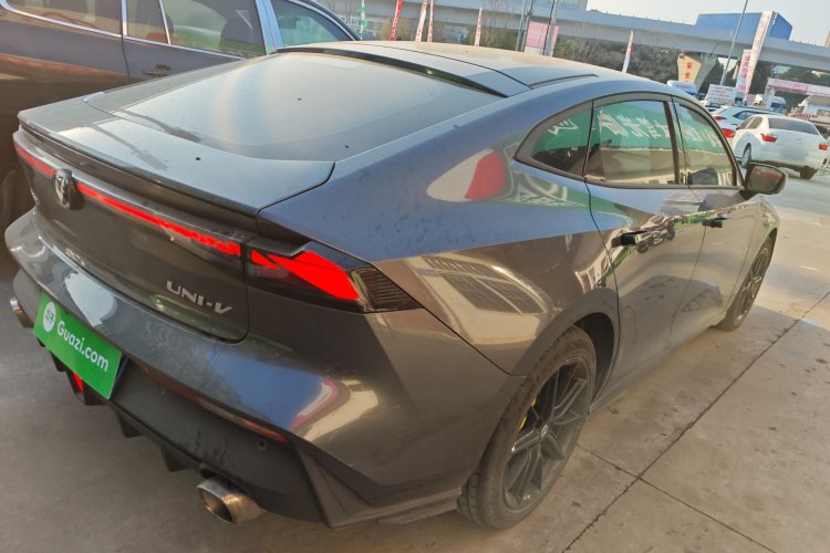 长安UNI-V 2022款 1.5T 尊贵型车身外观6005