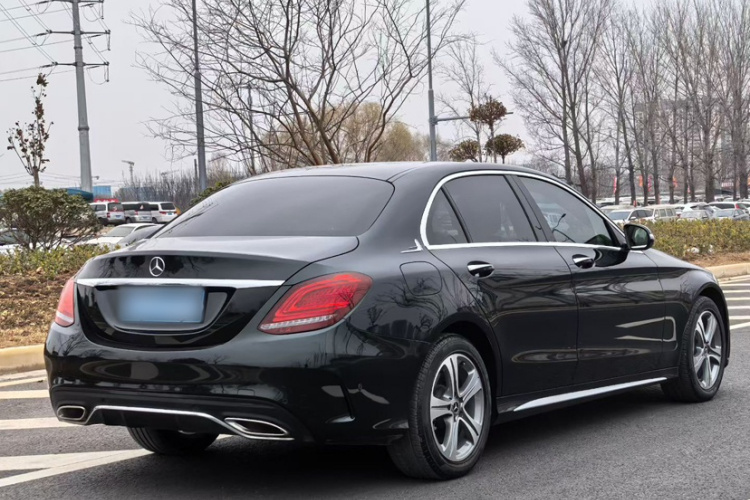 奔驰C级 2019款 C 260 L 运动版车身外观6005