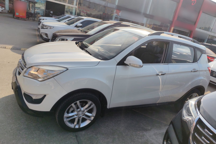 长安CS35 2014款 1.6L 自动豪华型 国IV车身外观4