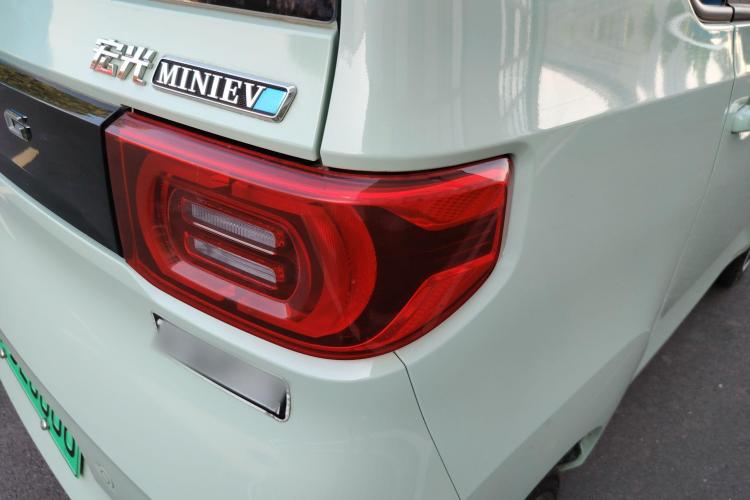 五菱汽车 宏光MINIEV 2021款 马卡龙时尚款 磷酸铁锂车身外观6006