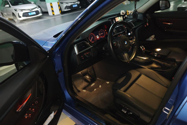 宝马3系 2018款 320Li 领先型M运动套装中控内饰20