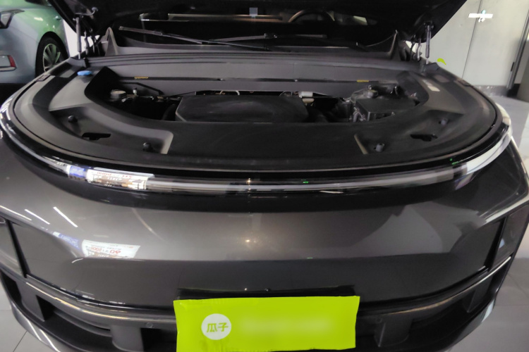 理想汽车 理想L8 2024款 Ultra机舱底盘24