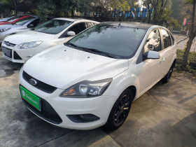 福特 福克斯 2013款 两厢经典 1.8L 自动基本型