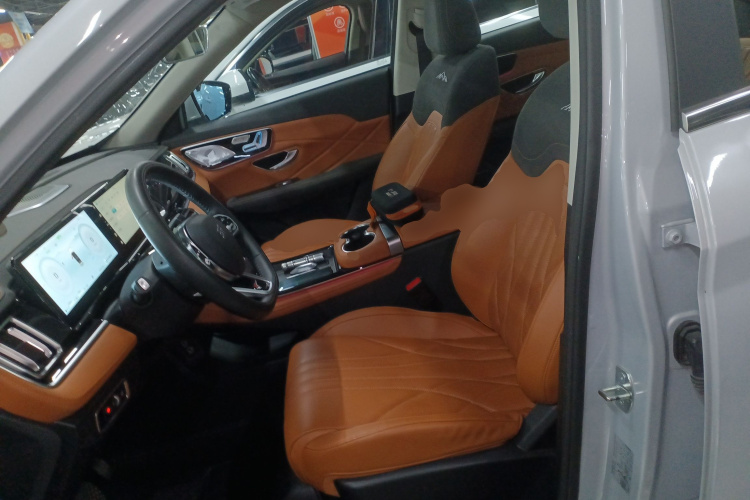 捷途山海L7 2024款 1.5T 120km ULTRA 7座中控内饰19