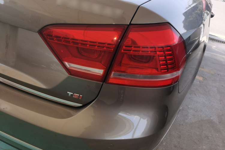 大众 帕萨特 2014款 1.8TSI DSG御尊版车身外观9