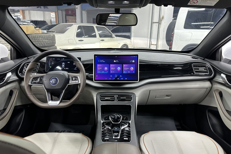 比亚迪 秦PLUS 2023款  冠军版 DM-i 120KM超越型中控内饰7001