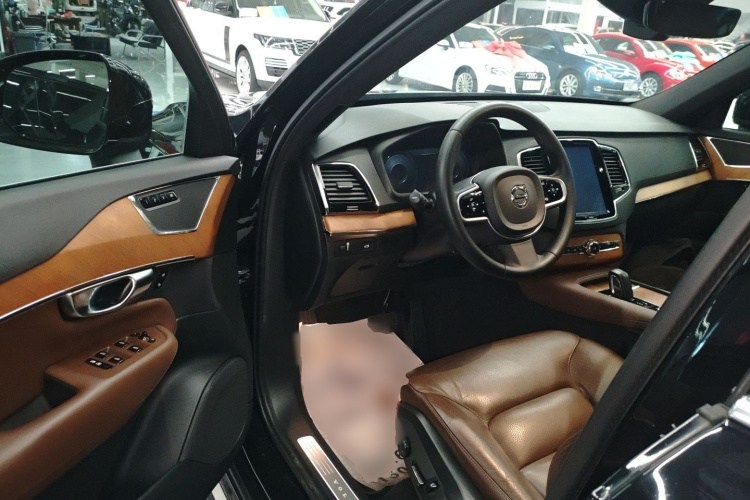 沃尔沃XC90 2021款 B6 智逸豪华版 7座中控内饰20