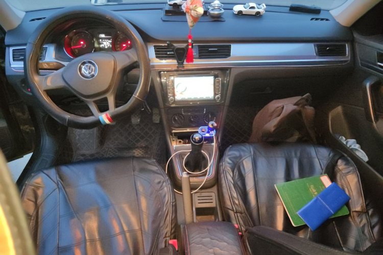 大众 宝来 2016款 1.6L 手动时尚型中控内饰12