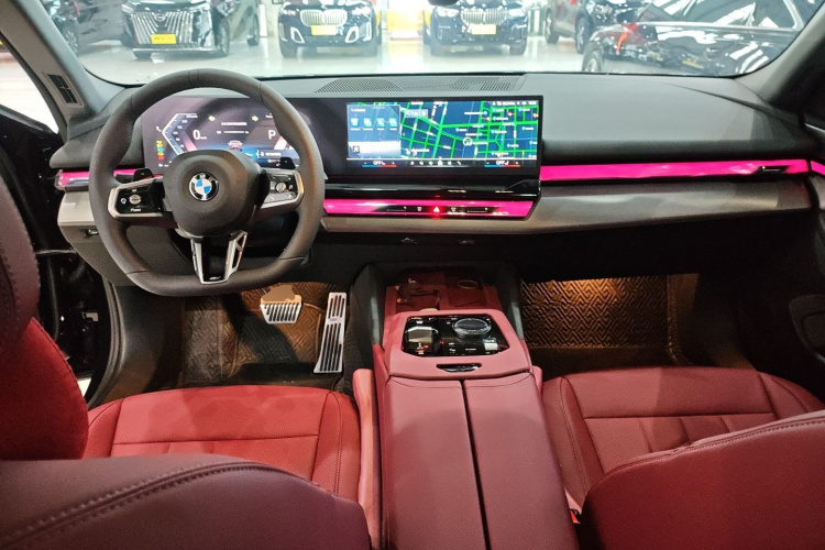 宝马5系 2026款 530Li 领先型 M运动套装中控内饰7002