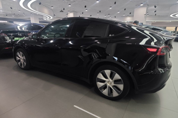 特斯拉 Model Y 2022款 后轮驱动版车身外观6003