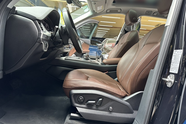 奥迪Q7 2018款 40 TFSI S line运动型中控内饰7001