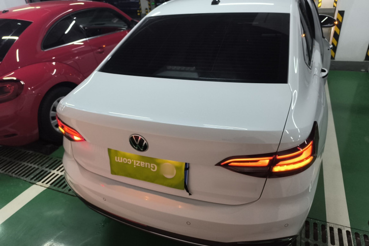 大众 朗逸 2024款 1.5L 自动满逸版车身外观6