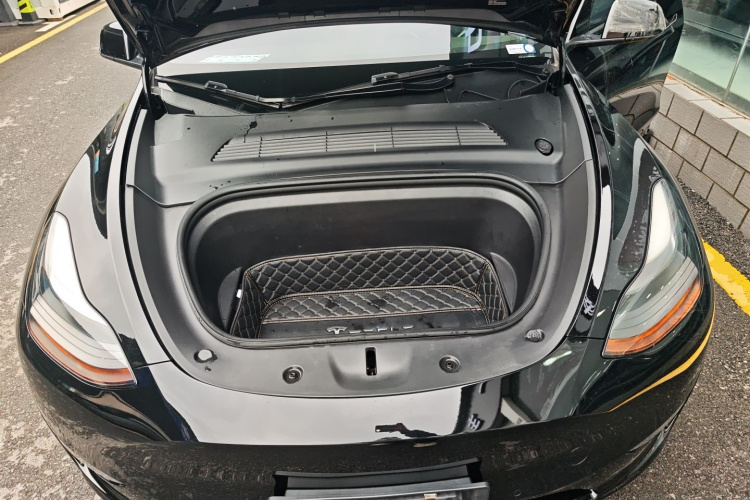 特斯拉 Model Y 2021款 长续航全轮驱动版机舱底盘24