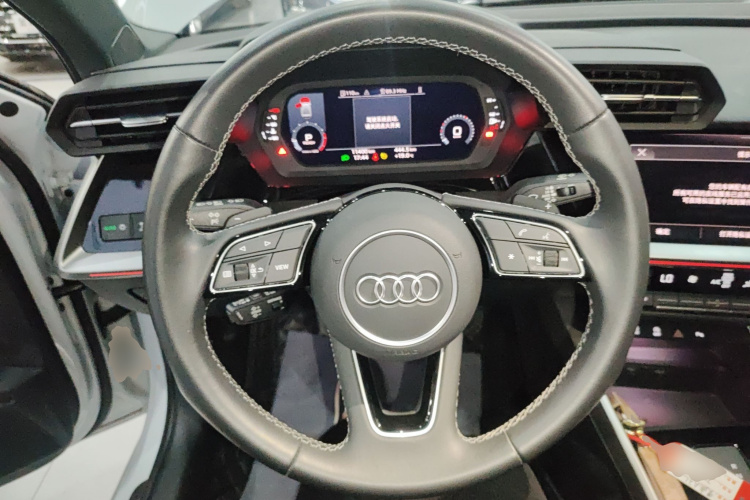 奥迪A3 2024款 A3L Limousine 35 TFSI 时尚运动型中控内饰13