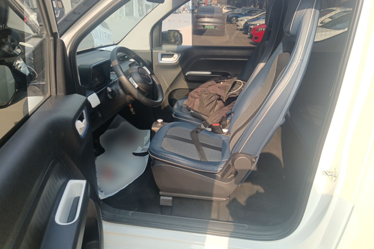 五菱汽车 宏光MINIEV 2022款 GAMEBOY 200km 玩咖款 磷酸铁锂中控内饰19