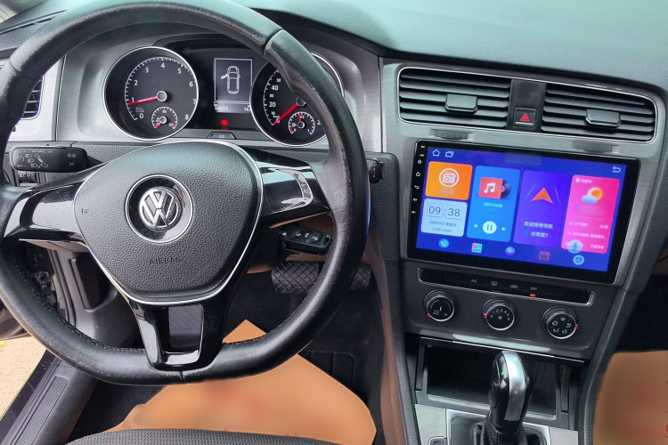 大众 高尔夫 2015款 1.6L 自动舒适型中控内饰7003