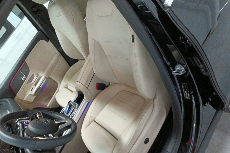 奔驰GLA 2020款 GLA 200中控内饰19