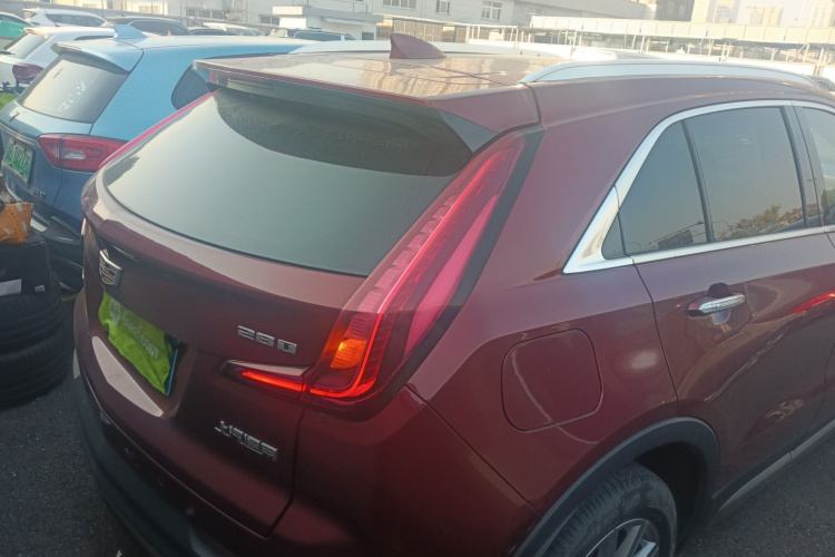 凯迪拉克XT4 2018款 28T 四驱领先型车身外观6