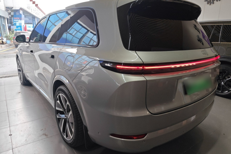 理想汽车 理想L9 2024款 Ultra车身外观4