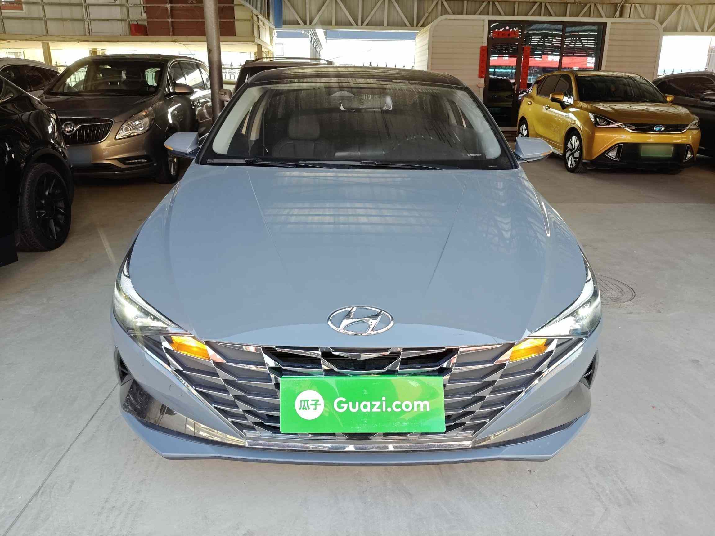 现代 伊兰特 2022款 1.5L CVT LUX尊贵版(1)