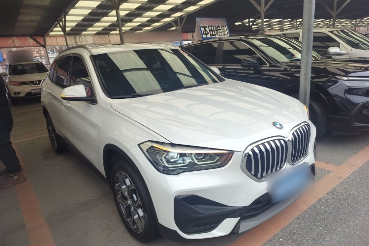 宝马X1 2022款 sDrive25Li 领先型车身外观3