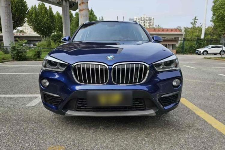 宝马X1 2019款 sDrive20Li 领先型车身外观6007