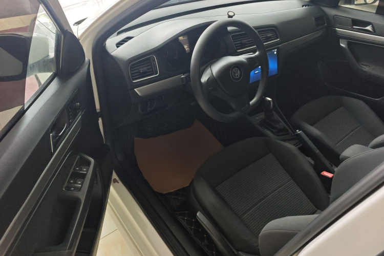 大众 朗逸 2017款 1.6L 自动风尚版中控内饰20