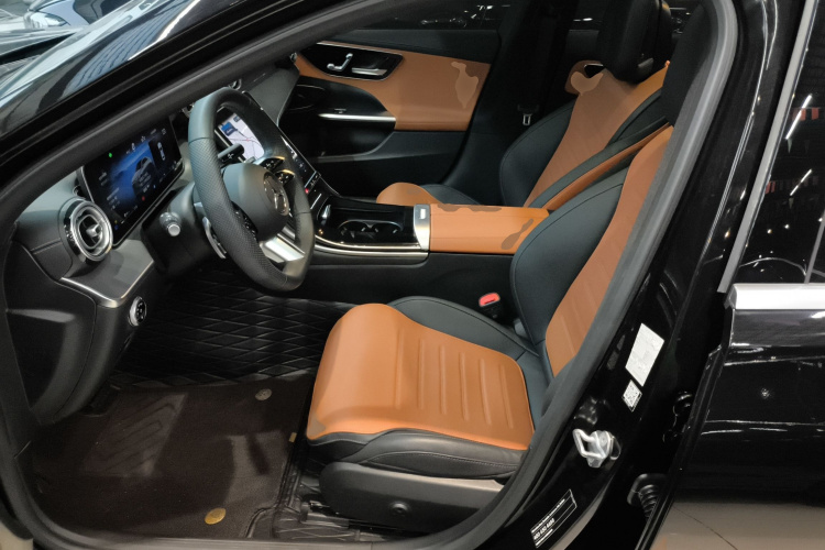 奔驰C级 2023款 C 260 L 运动版局部细节19