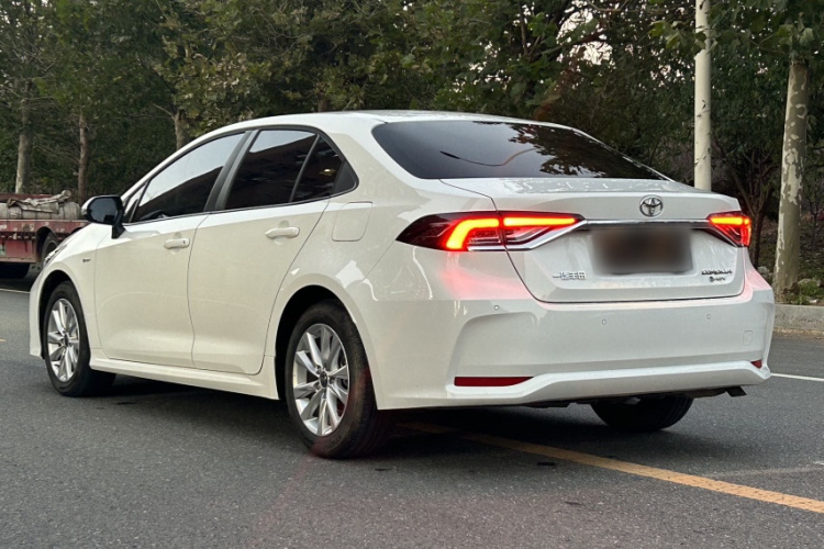 丰田 卡罗拉 2024款 1.8L 智能电混双擎 精英版车身外观6002