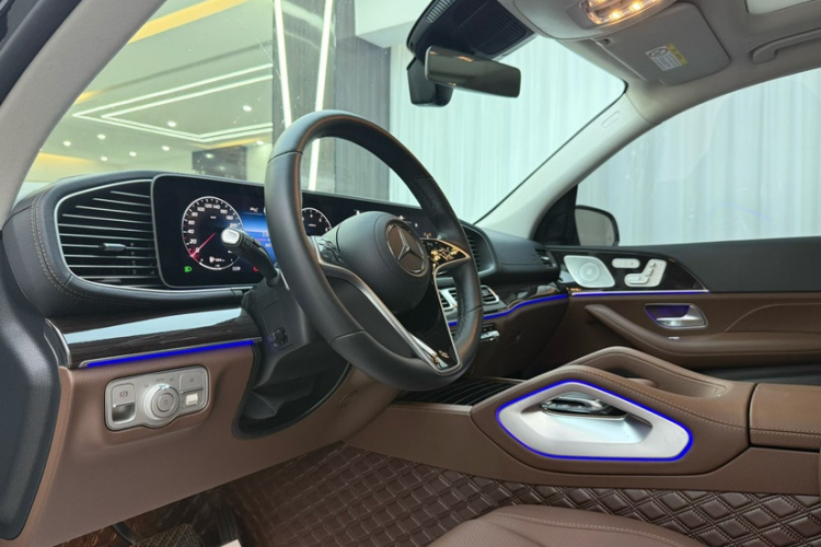 奔驰GLE 2024款 改款 GLE 350 4MATIC 时尚型中控内饰7004