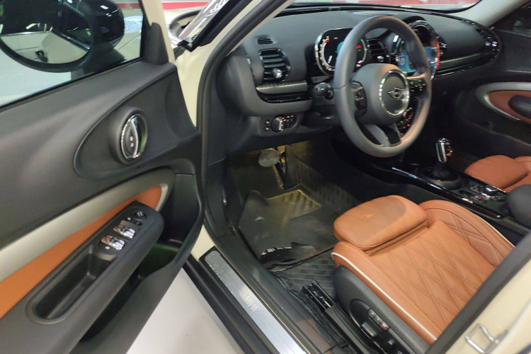 MINI Clubman 2022款 改款 1.5T COOPER 鉴赏家中控内饰7003