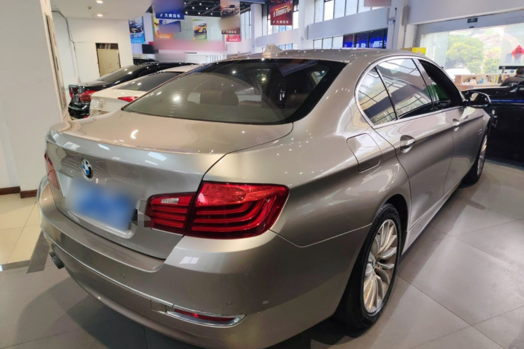 宝马5系 2017款 525Li 豪华设计套装车身外观7