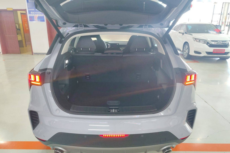 领克06 EM-P 2022款 PHEV 84KM续航版 Pro中控内饰23