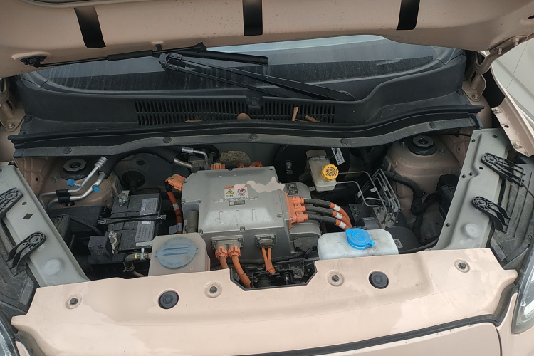 零跑汽车 零跑T03 2021款 400微糖版机舱底盘24