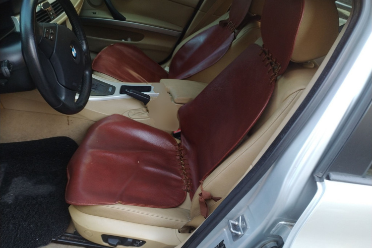 宝马3系 2009款 318i 领先型中控内饰19