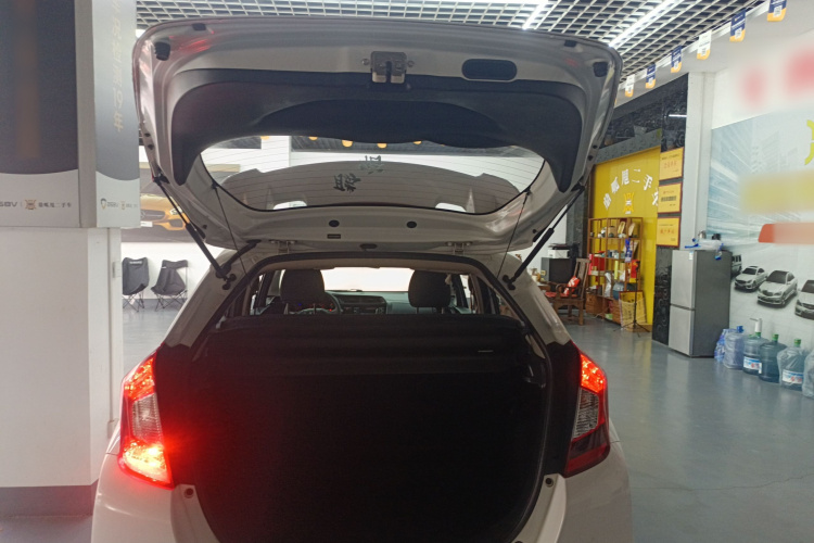 本田 飞度 2018款 1.5L 手动舒适版机舱底盘23