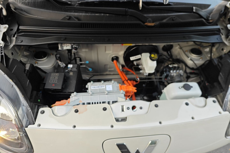 五菱汽车 宏光MINIEV 2025款 四门版 进阶款机舱底盘24