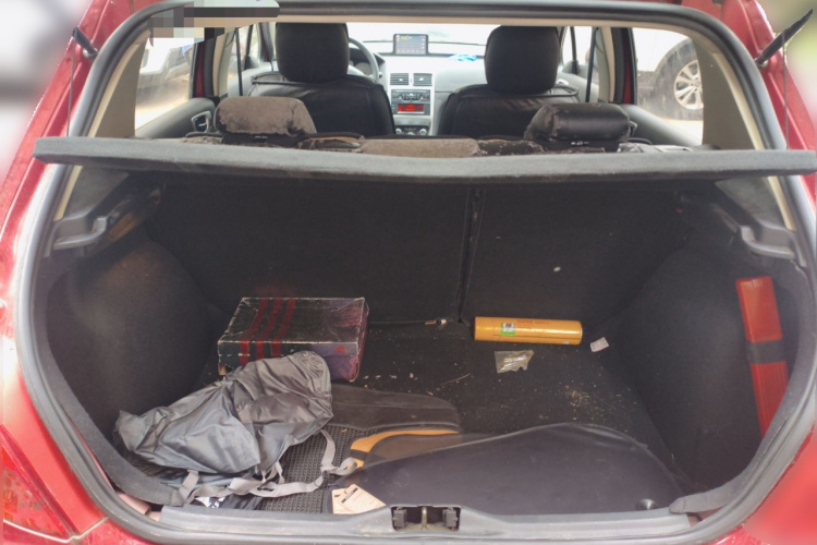 标致307 2013款 两厢 1.6L 手动舒适版中控内饰23