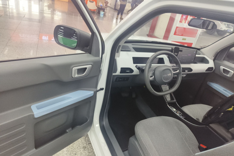 吉利银河 2023款 熊猫mini 200km 耐力熊中控内饰20