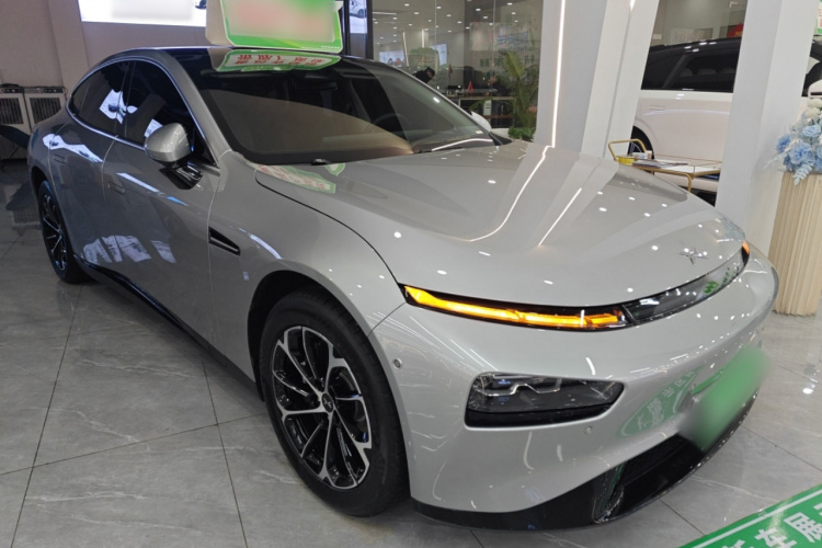 小鹏P7 2020款 670N车身外观3