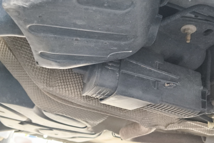 标致301 2016款 1.6L 手动舒适版局部细节9002