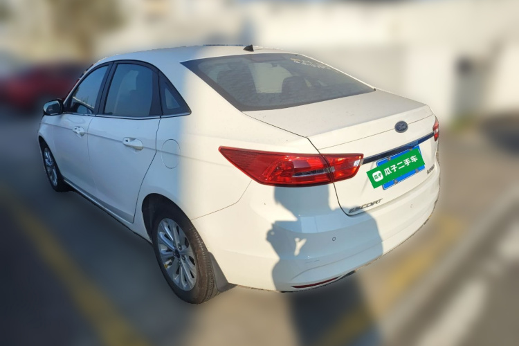 福特 福睿斯 2017款 幸福版 1.5L 自动时尚型车身外观5