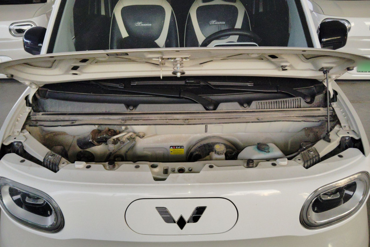 五菱汽车 宏光MINIEV 2024款 第三代 215km 进阶版机舱底盘24