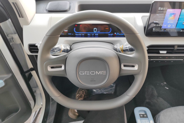 吉利银河 2024款 熊猫mini 200km 耐力熊中控内饰13