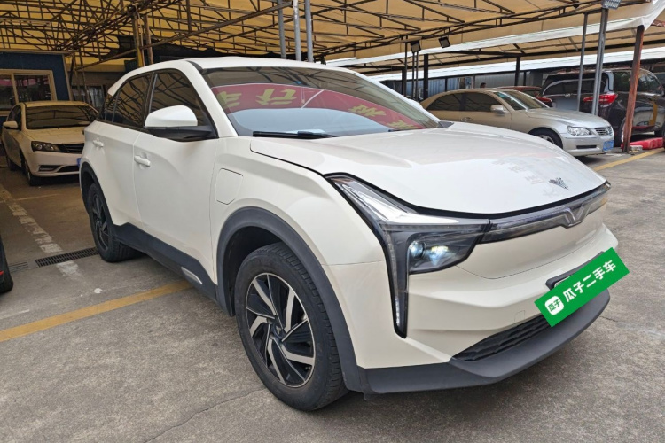 哪吒汽车 哪吒U 2021款 Pro 400 巡航版车身外观3