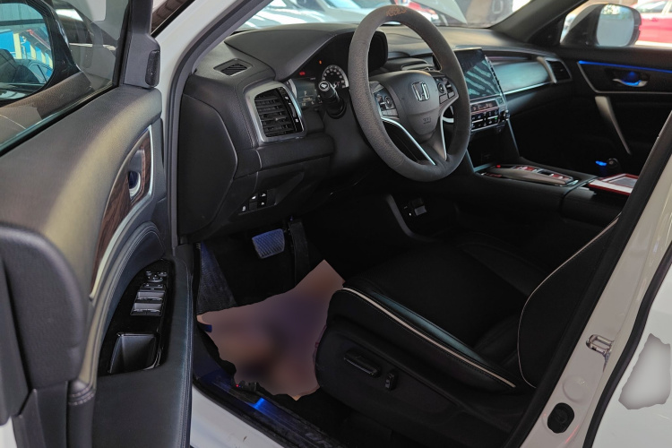 本田UR-V 2017款 370TURBO 两驱尊贵版 国V中控内饰7003