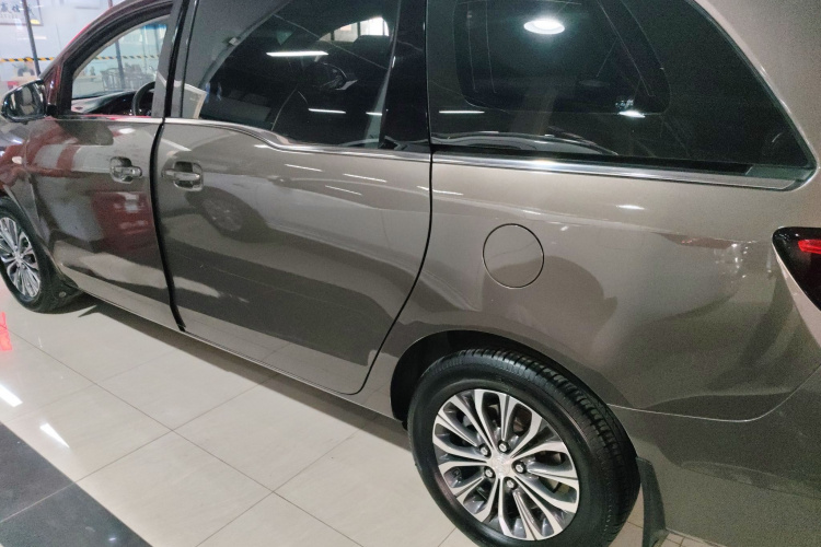 别克GL8 2020款 陆上公务舱 652T 舒适型车身外观6003