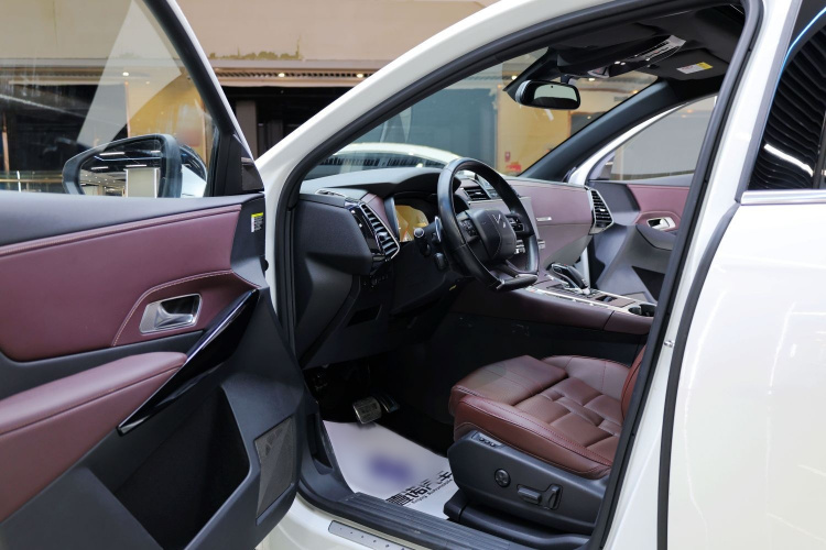 DS 7 2018款 45THP 歌剧院版中控内饰7001