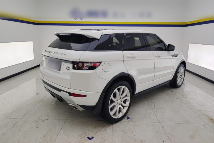 路虎 揽胜极光(进口) 2014款 2.0T 5门耀动版车身外观7